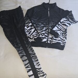 Mens Black and White Tiger Stripe Fashion Tracksuit, Large